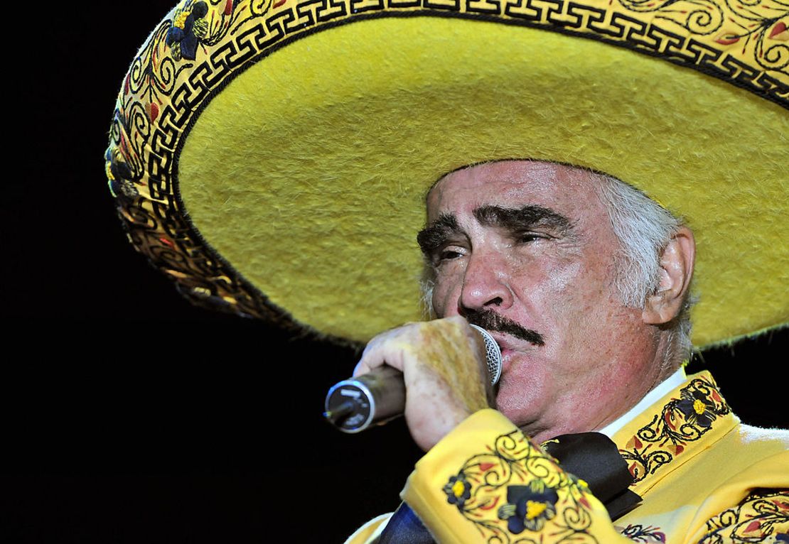 CNNE 1116736 - mexican singer vicente fernandez perform