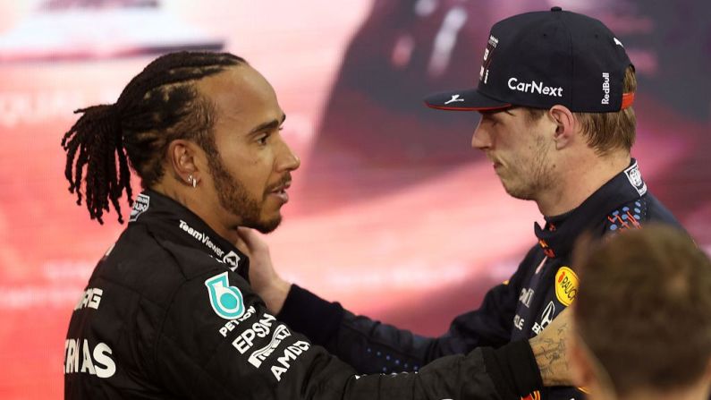 Max Verstappen y Lewis Hamilton protagonizaron la gran rivalidad de la temporada 2021 de la Fórmula 1. El campeonato se fue al palmarés del piloto de Red Bull este año en una dramática carrera de cierre de temporada, donde todo se decidió en la última vuelta. Así como este enfrentamiento, hay otros en la historia de F1 que se han vivido con gran dramatismo. A continuación te los presentamos.