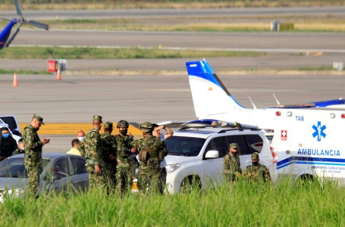 Según las autoridades, "criminales ingresaron al aeropuerto Camilo Daza" y detonaron un artefacto explosivo. Allí murió una persona.