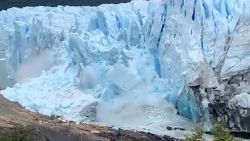 CNNE 1118148 - espectacular desprendimiento del glaciar perito moreno