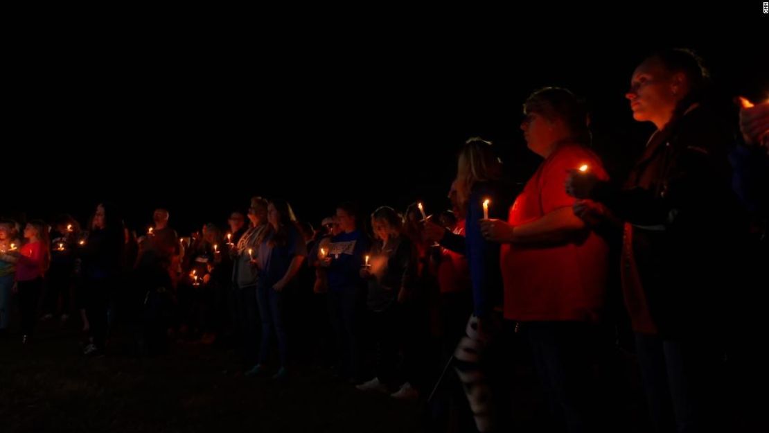 El martes se celebró una vigilia con velas en Mayfield, Kentucky.