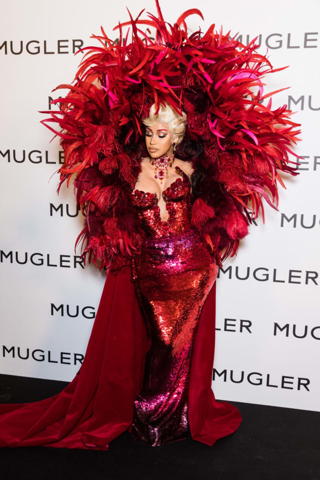 Cardi B asiste a la presentación de "Thierry Mugler: Couturissime" como parte de la Semana de la Moda de París en el Musée Des Arts Décoratifs el 28 de septiembre de 2021 en París, Francia.