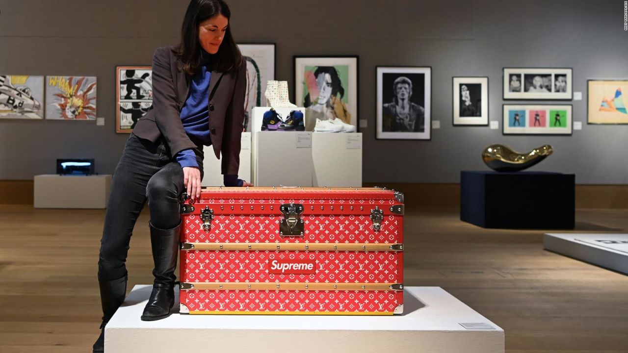 CNNE 1120794 - mira como celebran aniversario del nacimiento de louis vuitton