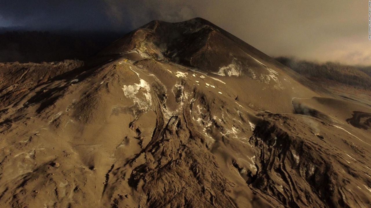 CNNE 1121693 - un viaje al crater del volcan cumbre vieja