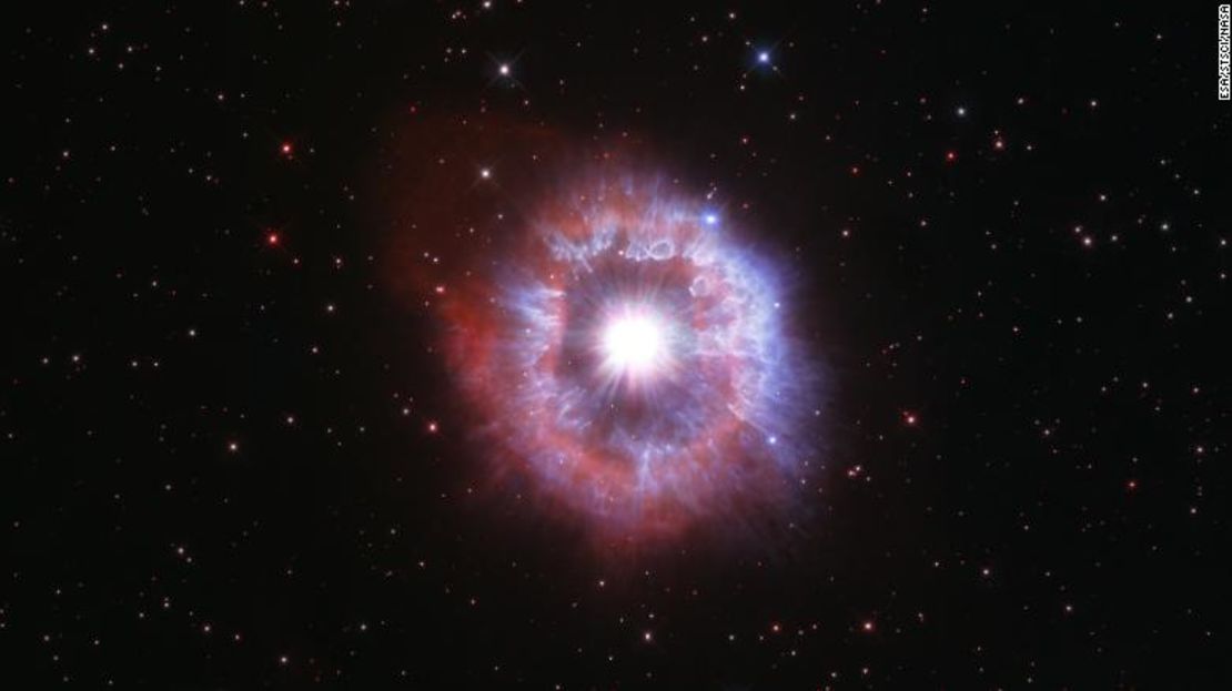 Esta rara estrella gigante que fotografió el telescopio Hubble está tratando de no autodestruirse.