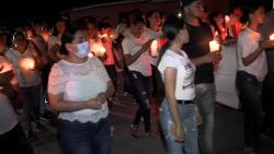 CNNE 1122111 - muerte de dominicanos en accidente en chiapas, mexico, enluta a una ciudad