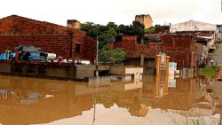 CNNE 1123727 - mortales inundaciones en brasil