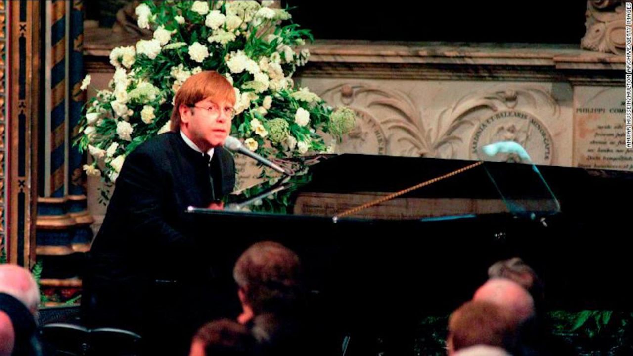 CNNE 1125520 - el obstaculo de elton john en el funeral de diana