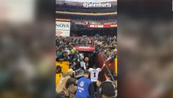 CNNE 1130976 - graderia se desploma tras un partido de la nfl