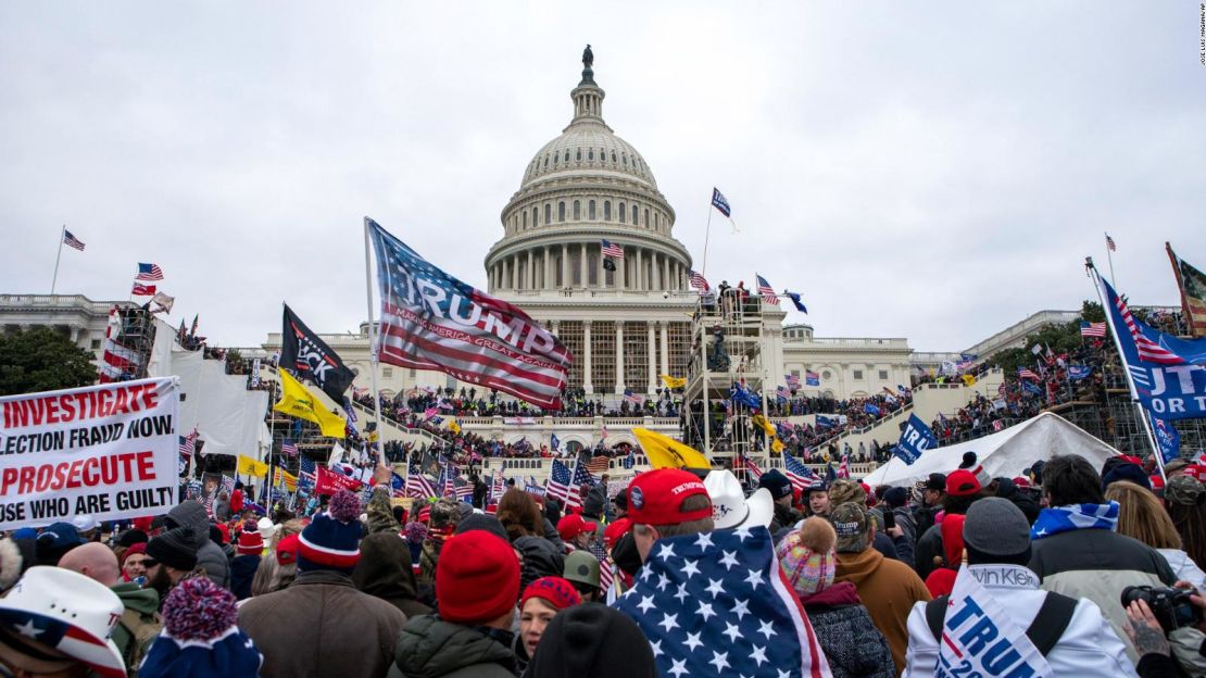 CNNE 1131575 - seguidores de trump ahora niegan el asalto al capitolio