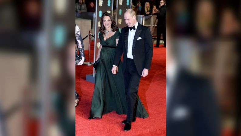 En los BAFTA de 2018, algunos consideraron que la decisión de Kate de usar un vestido verde oliva de Jenny Packham era desdeñosa hacia el código de vestimenta negro no oficial determinado por el grupo contra el acoso sexual Time's Up.