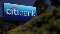 CNNE 1134894 - citigroup despedira a empleados no vacunados este mes