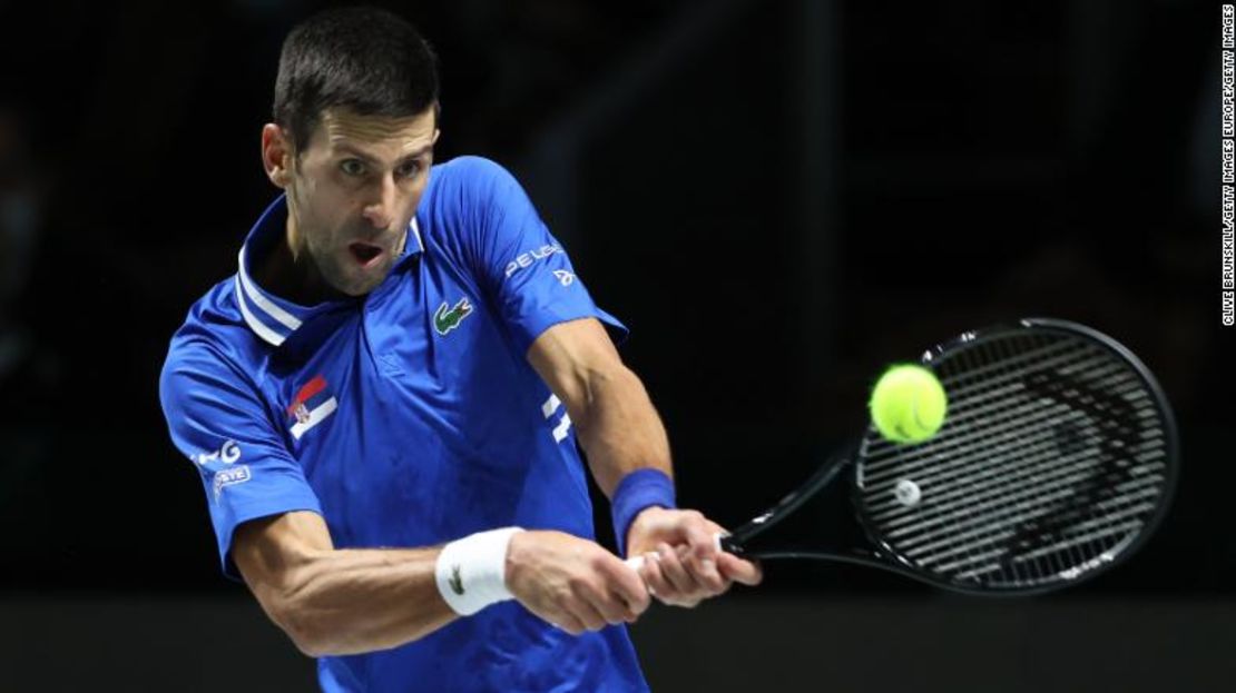 Djokovic en acción durante la semifinal de la Copa Davis entre Serbia y Croacia, en Madrid en diciembre de 2021.