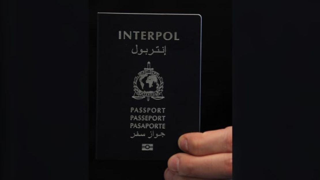 El pasaporte de Interpol se dio a conocer en la apertura de la 79ª sesión de la Asamblea General de Interpol en Doha el 8 de noviembre de 2010.