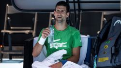 CNNE 1136956 - djokovic tiene rival en australia- ¿que pasara si no puede jugar?