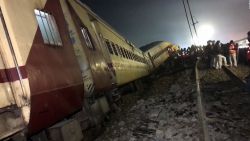 CNNE 1137338 - tren descarrila en india- hay 9 muertos y 36 heridos