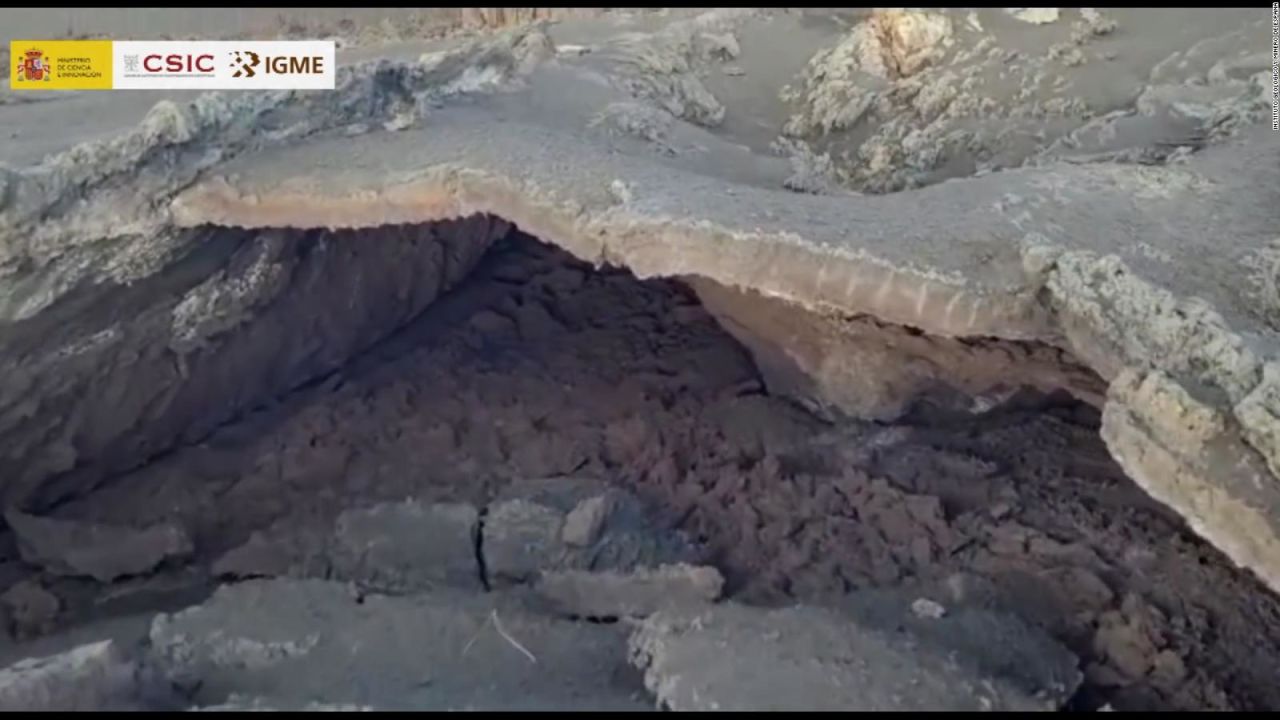 CNNE 1137797 - tubos volcanicos, peligro cerca del volcan cumbre vieja