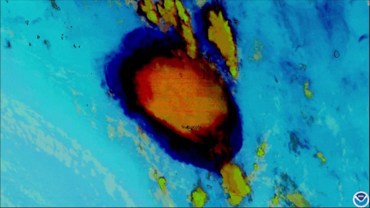 CNNE 1138531 - satelites infrarrojos captan poder de la erupcion en tonga