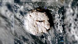 CNNE 1138732 - vulcanologo explica la erupcion del volcan submarino cerca a tonga