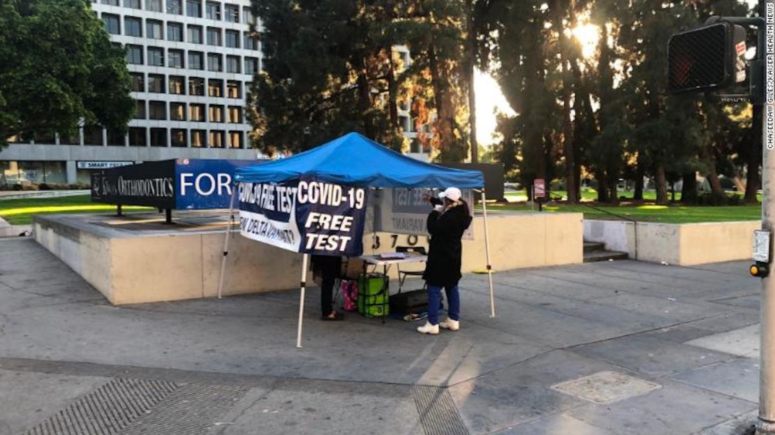 Un sitio de Crestview Clinical Laboratory en Wilshire Boulevard, de Los Ángeles, en diciembre.