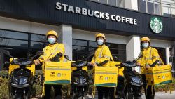 CNNE 1139346 - starbucks ofrecera entregas de cafe a domicilio en china