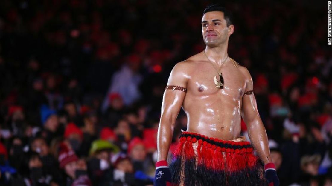 Pita Taufatofua de Tonga sube al escenario durante la Ceremonia de Clausura de los Juegos Olímpicos de Invierno de PyeongChang 2018 en el Estadio Olímpico de PyeongChang el 25 de febrero de 2018 en Pyeongchang-gun, Corea del Sur.