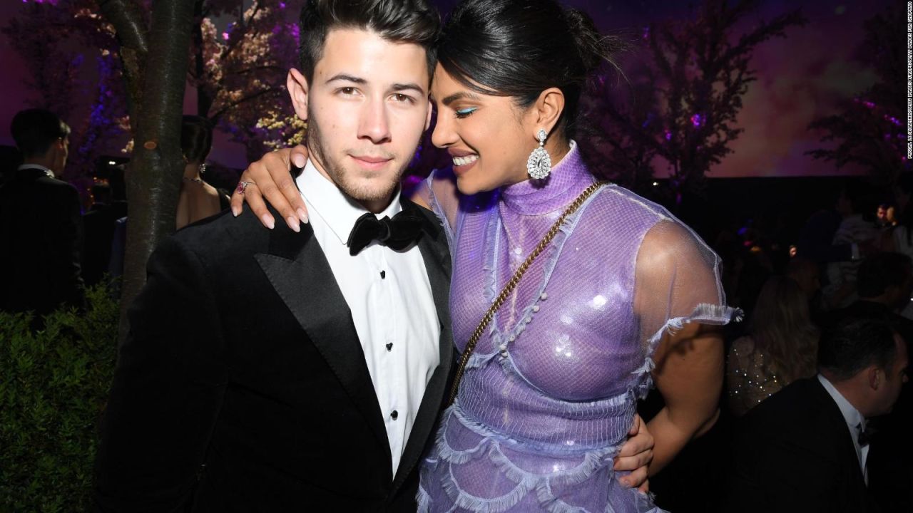 CNNE 1141334 - nick jonas y priyanka chopra se convierten en padres