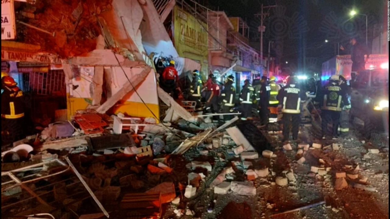 CNNE 1143423 - 5 cosas- una vivienda colapsa en puebla tras explosion de gas