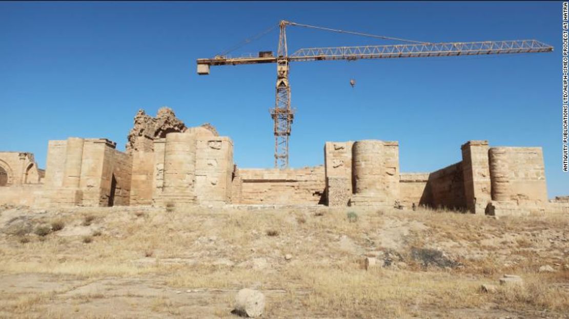 El Templo de Allat en la antigua ciudad de Hatra mientras se somete a restauración.