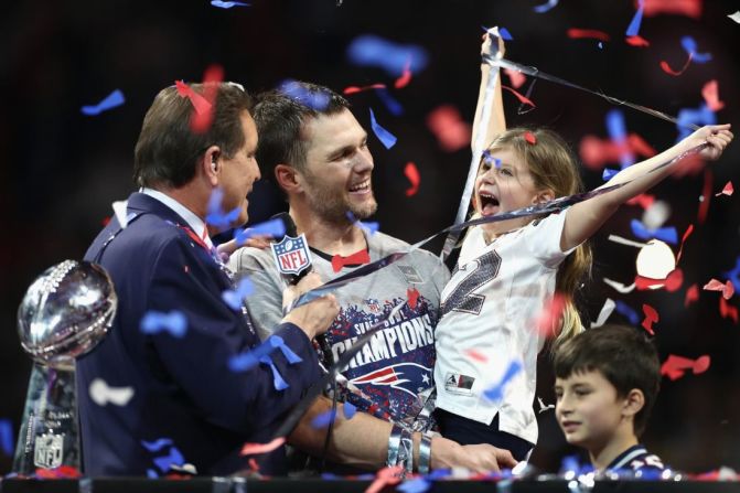 Brady celebra con su hija, Vivian, después de ganar su sexto Super Bowl en 2019. Jamie Squire/Getty Images
