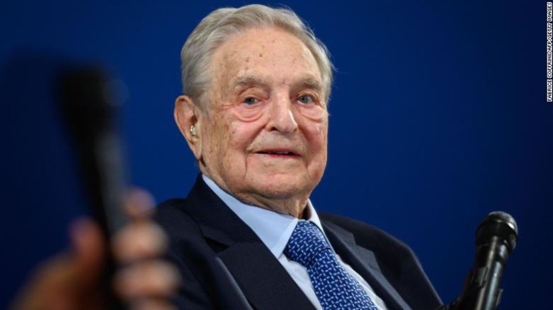 George Soros tras pronunciar un discurso al margen del Foro Económico Mundial el 23 de enero de 2020.