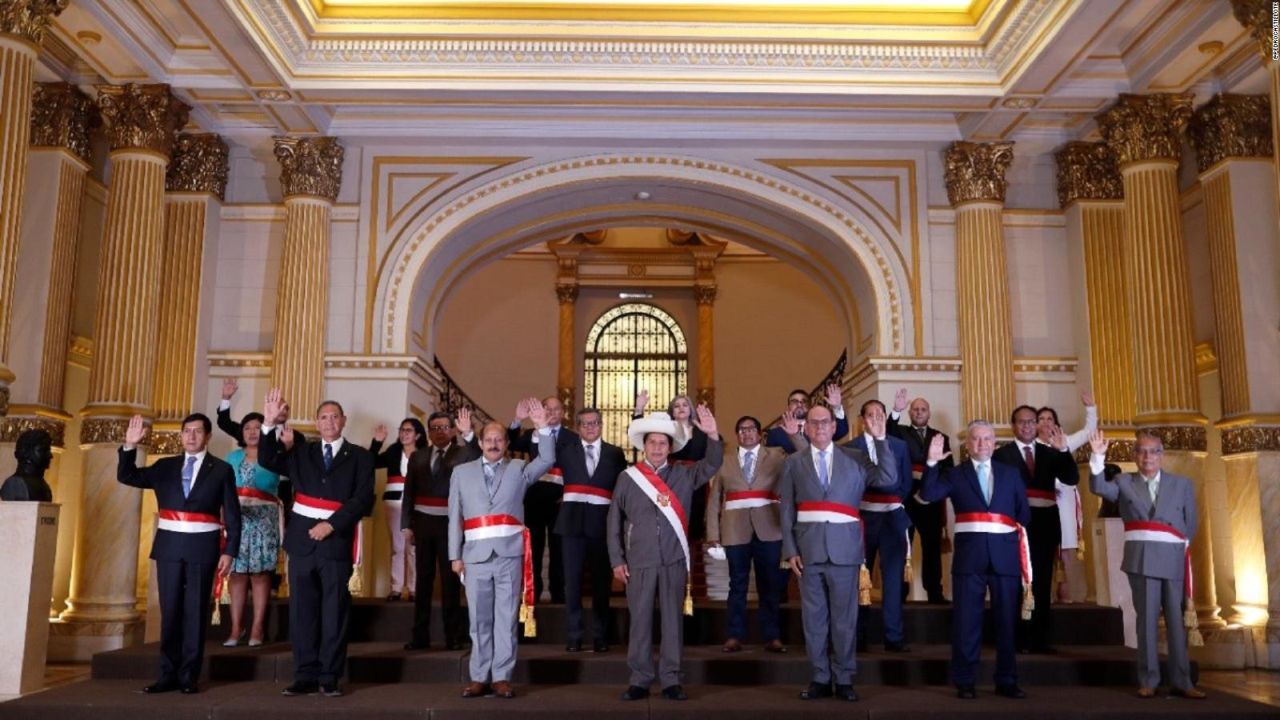 CNNE 1147266 - peru- castillo juramenta al tercer gabinete en seis meses