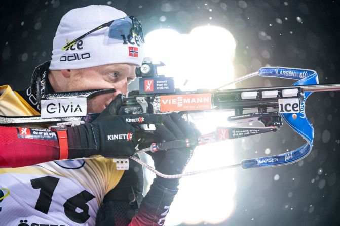 Johannes Thingnes Boe (Noruega) — Boe ha ganado las últimas tres Copas del Mundo títulos en el biatlón, disciplina que combina el esquí de fondo y el tiro con carabina. Ganó tres medallas olímpicas en 2018, incluido un oro en el evento de 20 kilómetros. El joven de 28 años estará entre los favoritos en China, especialmente después del retiro del legendario biatleta francés Martin Fourcade.