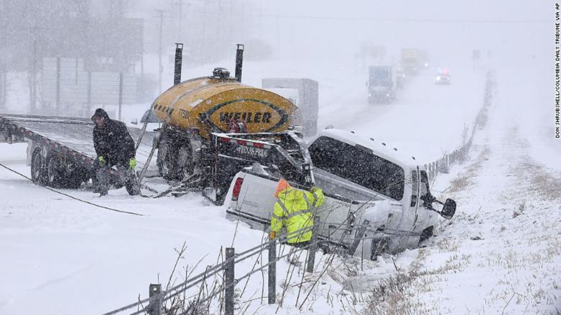 Una fuerte nevada cayó en Columbia, Missouri, y en ciudades de más de una docena de estados el miércoles.