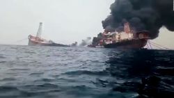 CNNE 1149385 - explota buque petrolero en nigeria con tripulantes a bordo