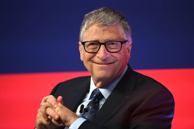 Bill Gates es un empresario, informático y filántropo estadounidense. Confundó Microsoft Corporation, la compañía de software para computadoras personales más grande del mundo.