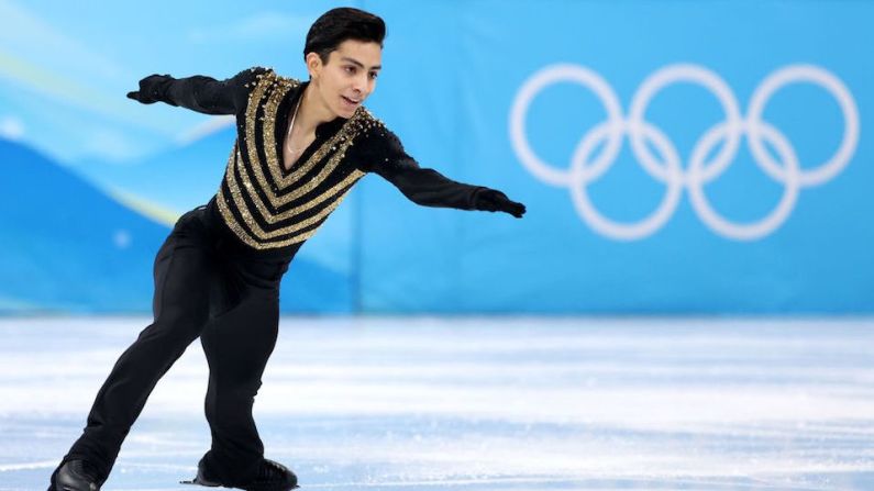 El mexicano Donovan Carrillo se clasificó el martes a la final de patinaje artístico de estilo libre en Beijing 2022.