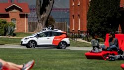 CNNE 1151366 - gm lanza servicio de robotaxis en san francisco