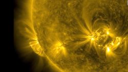 CNNE 1151566 - logran temperatura 10 veces mas caliente que nucleo solar