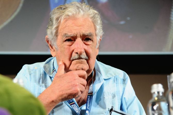 Pepe Mujica fue el presidente de Uruguay desde 2010 hasta 2015. Además de ser el líder de su país, se convirtió en una figura internacional. Su presidencia estuvo marcada, desde el principio, por su ejemplo de austeridad.