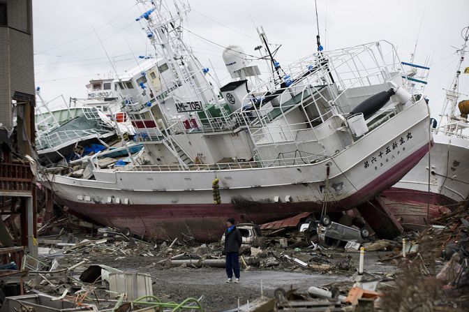 El 11 de marzo de 2011 se produjo un terremoto de magnitud 9,1 a 372 km al noroeste de Tokio. El terremoto provocó un tsunami con olas de 9 metros que dañaron varios reactores nucleares en la zona.