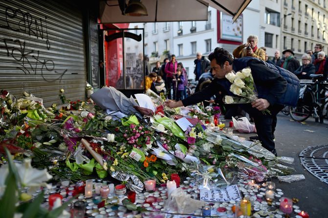 La noche del viernes 13 de noviembre, 130 personas murieron en el centro de Paris y otras 494 resultaron heridas tras una serie de ataques en el centro de París.