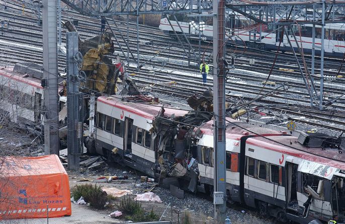 El 11 de marzo de 2004 en Madrid, España, el transporte público se desbordaba; eran las 07:37 (hora local) cuando en la estación de Atocha se registró una primera detonación, luego otras dos en otros vagones del mismo tren.