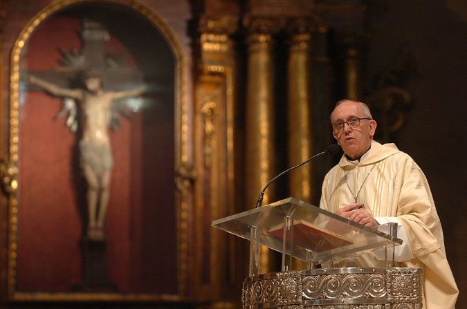 El 13 de marzo de 2013 Jorge Mario Bergoglio de Argentina fue elegido como el nuevo papa de la Iglesia católica y guía espiritual de unos 1.200 millones de católicos en todo el mundo.