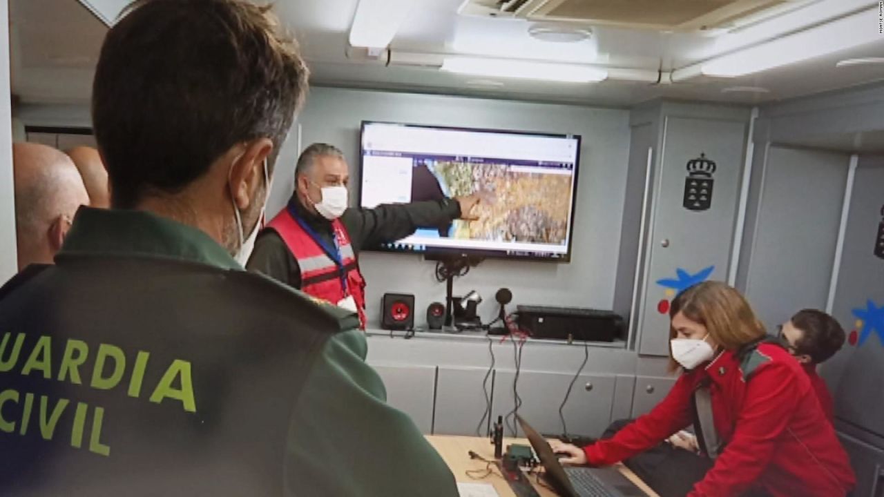 CNNE 1153032 - reconocen labor de mujeres en emergencia del cumbre vieja