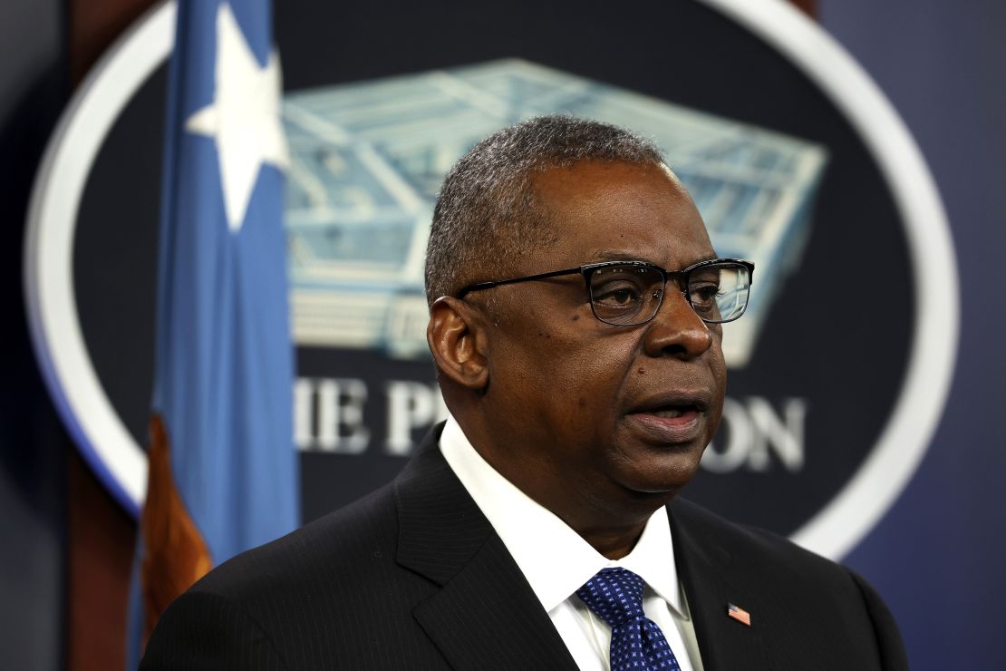 El secretario de Defensa de Estados Unidos, Lloyd Austin, habla durante una conferencia de prensa en el Pentágono el 28 de enero, en Arlington, Virginia.