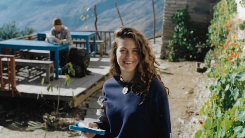 Conexión a fuego lento: aquí está Halse la mañana del 14 de febrero de 1996. Dice que no hubo chispas el primer día, pero que su conexión con Green fue creciendo a medida que caminaban juntos por el Himalaya. Crédito: Kirsty Bloom