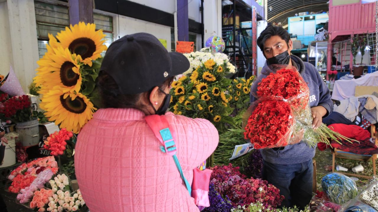 CNNE 1154054 - menos del 10% de mexicanos lleva serenata en san valentin