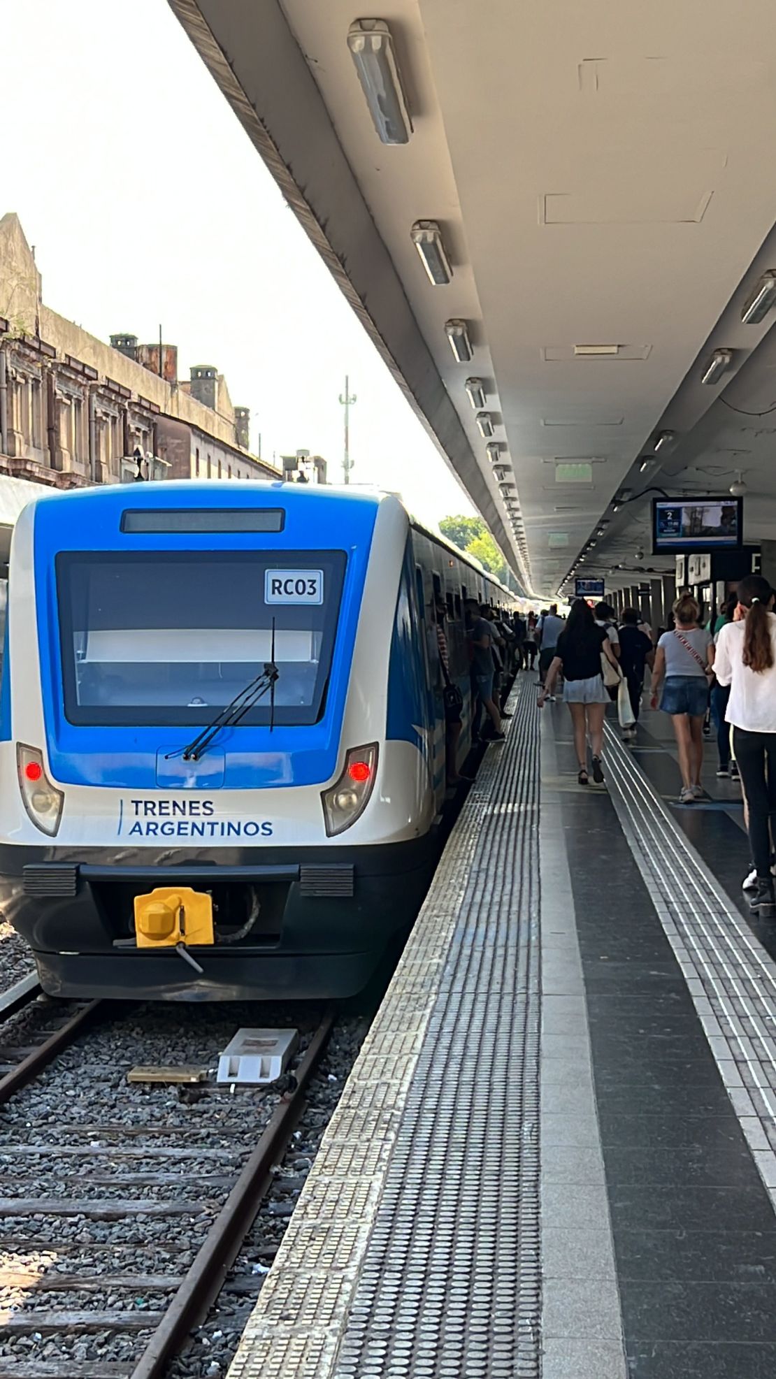 Así se ve la estación de Once y uno de sus trenes actualmente, a diez años de la tragedia.