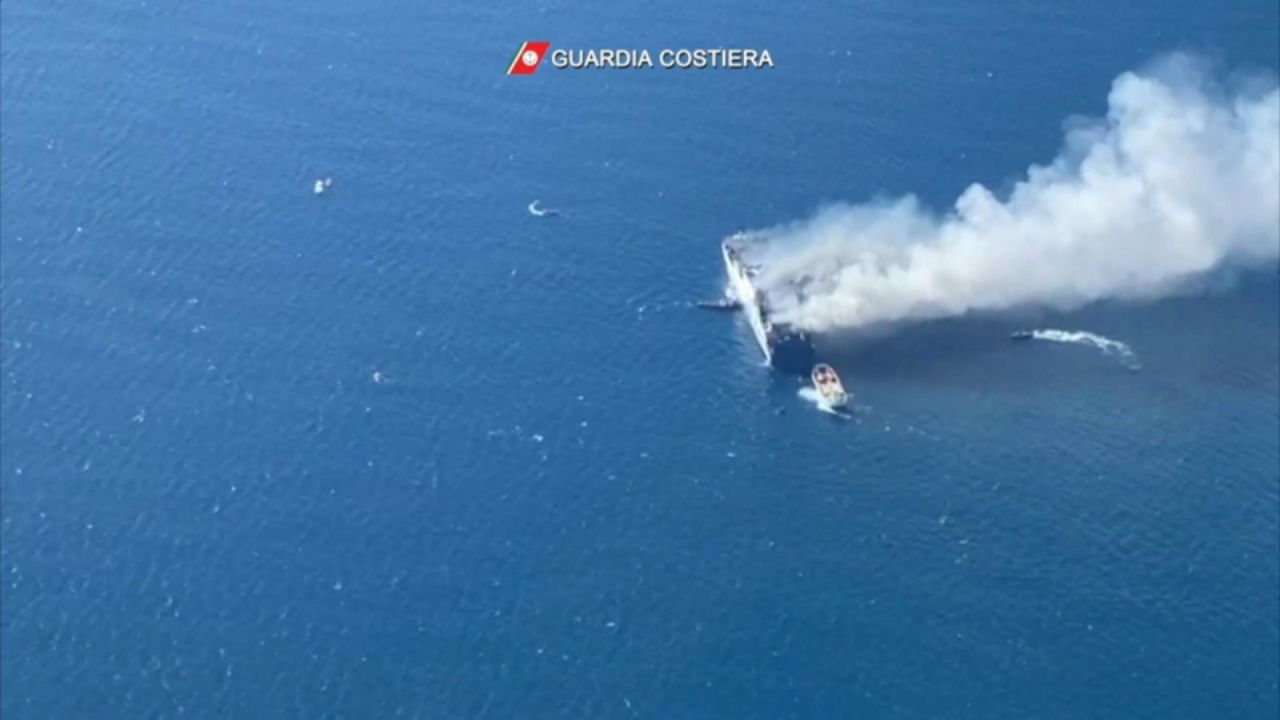 CNNE 1156359 - asi se incendio un buque con pasajeros